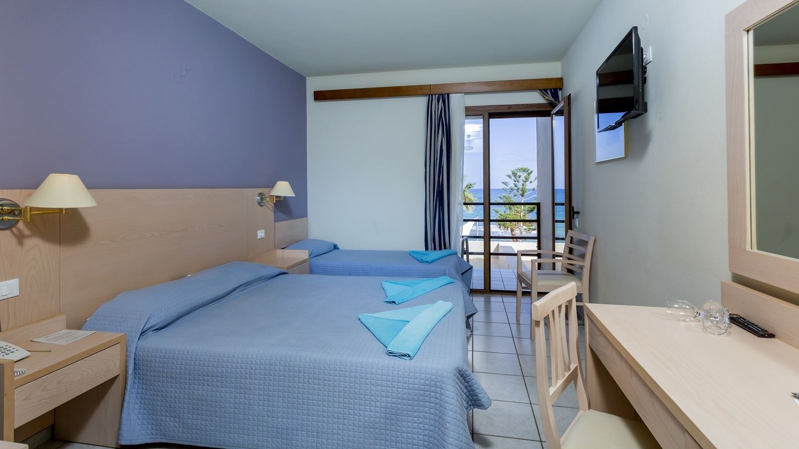 rooms-double-front-seaview