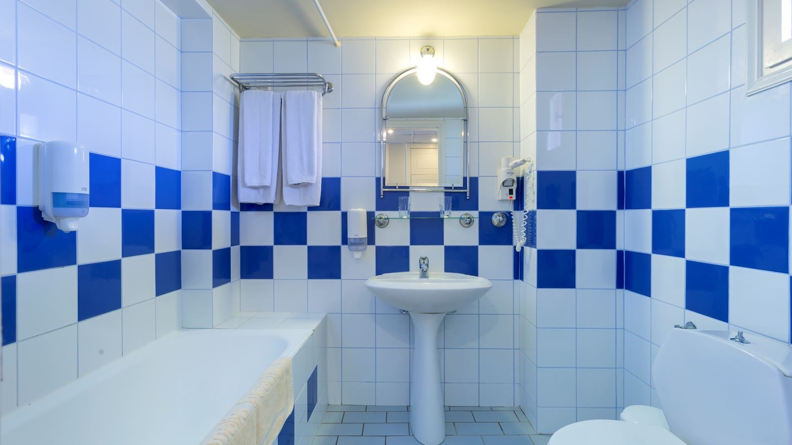 rooms-double-garden-view