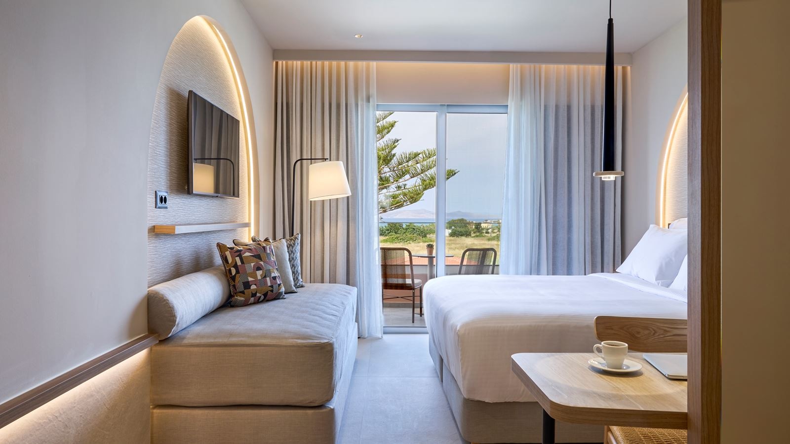 rooms-room-deluxe-single-use-seaview--balcony-or-terrace