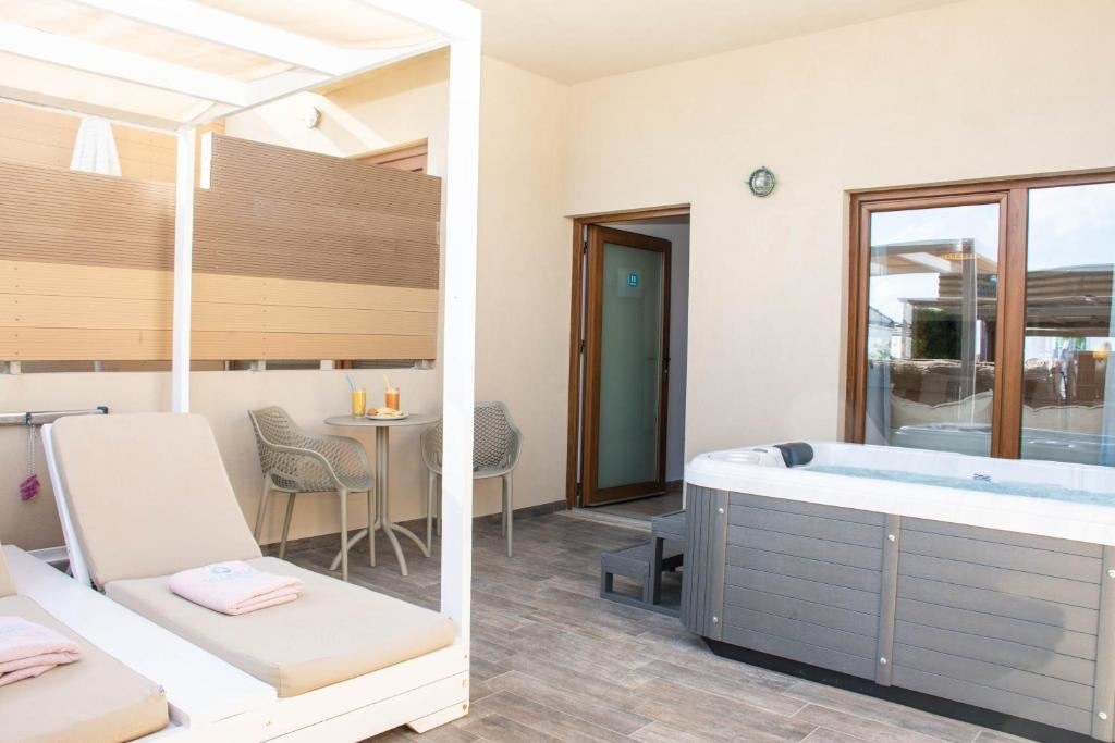 rooms-suite-landview-with-jacuzzi