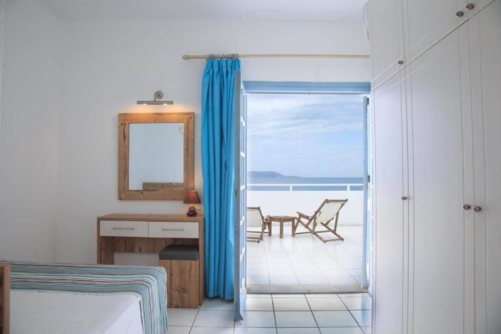 rooms-junior-suite-sv-2-bed-rooms--living-room