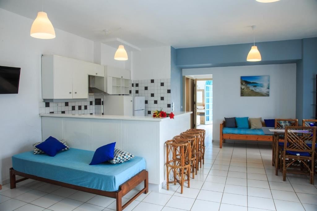 rooms-junior-suite-sv-2-bed-rooms--living-room