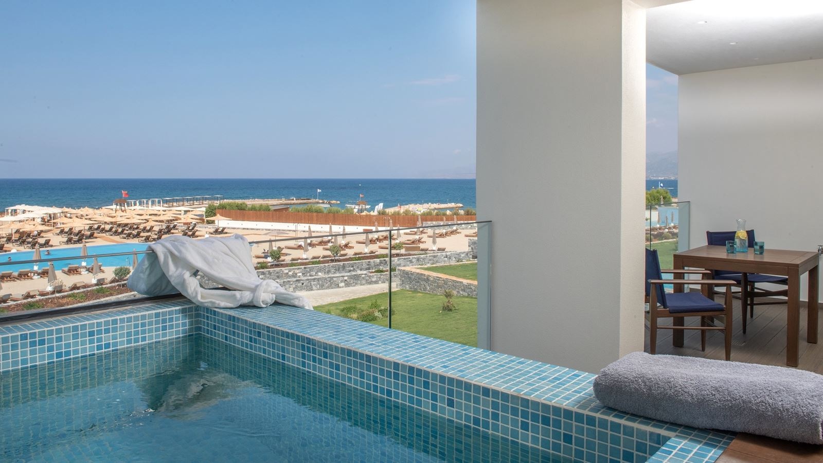 rooms-blue-princess-villa-2-bedrooms-in-2-floors--sea-view-with-private-pool-and-outdoor-whirlpool