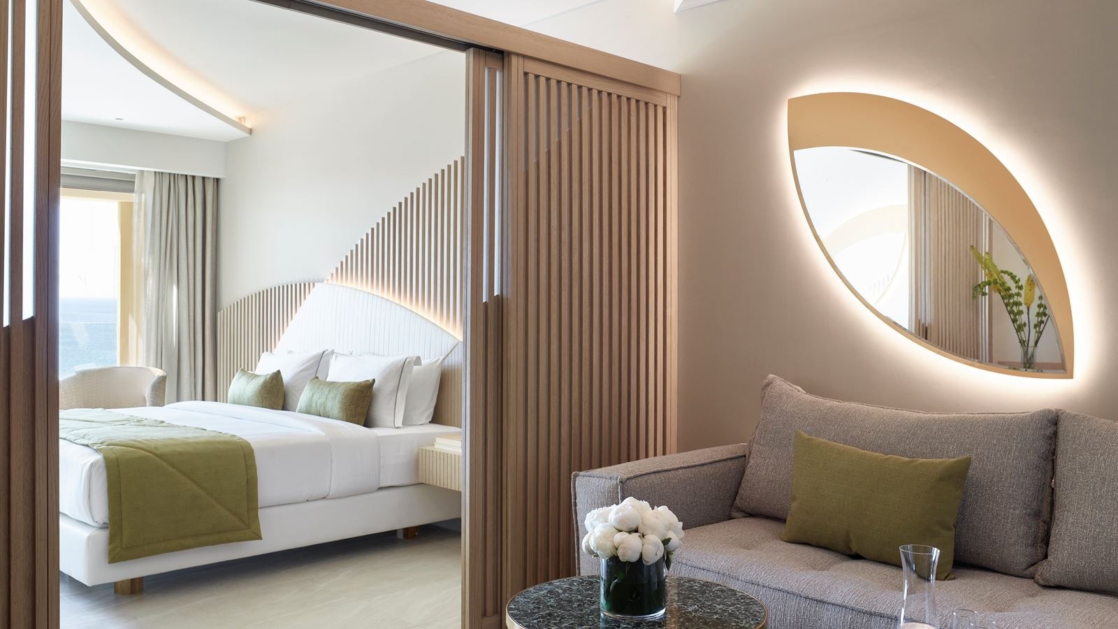 rooms-premier-suite-swim-up-sea-view