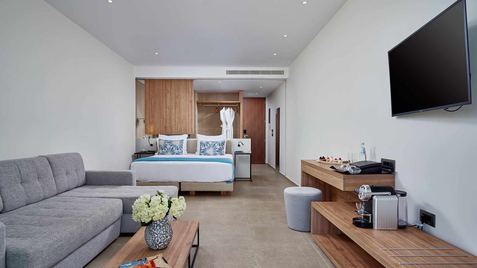 rooms-junior-suite-private-pool-sea-view