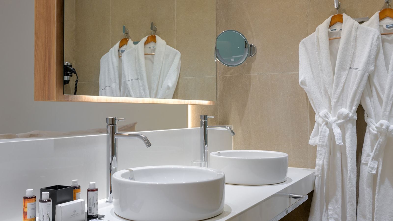 rooms-junior-suite-garden-view