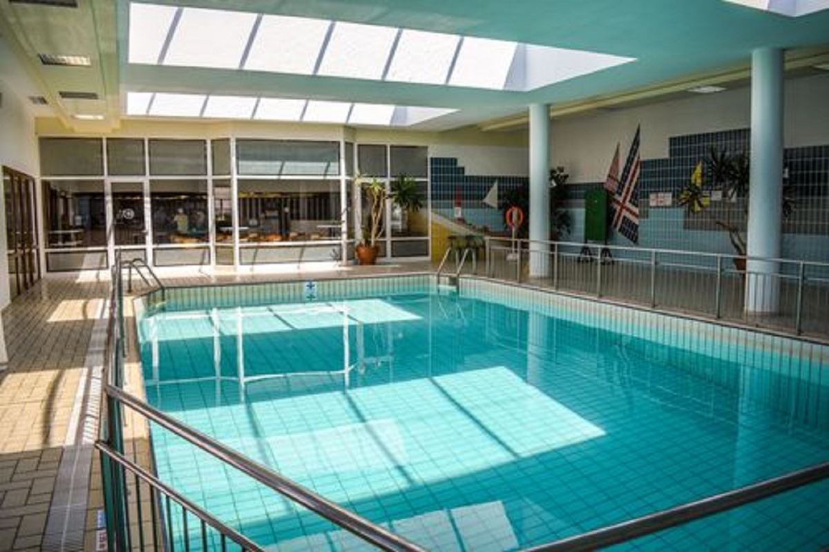 pools-indoor-pool