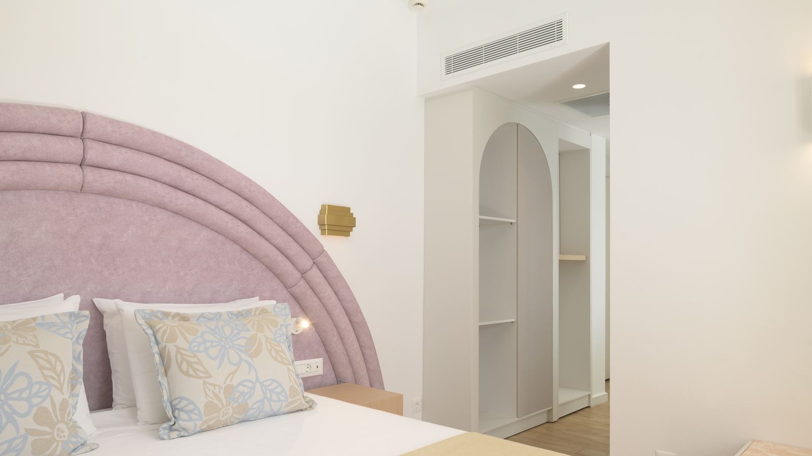 rooms-room-superior-sea-view-high-floor