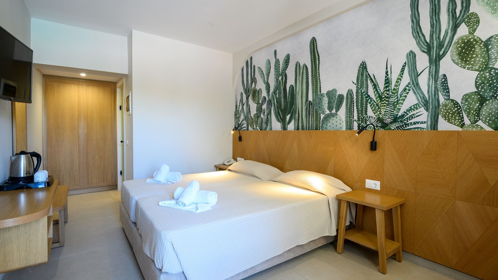 rooms-superior-double-balcony-or-terrace