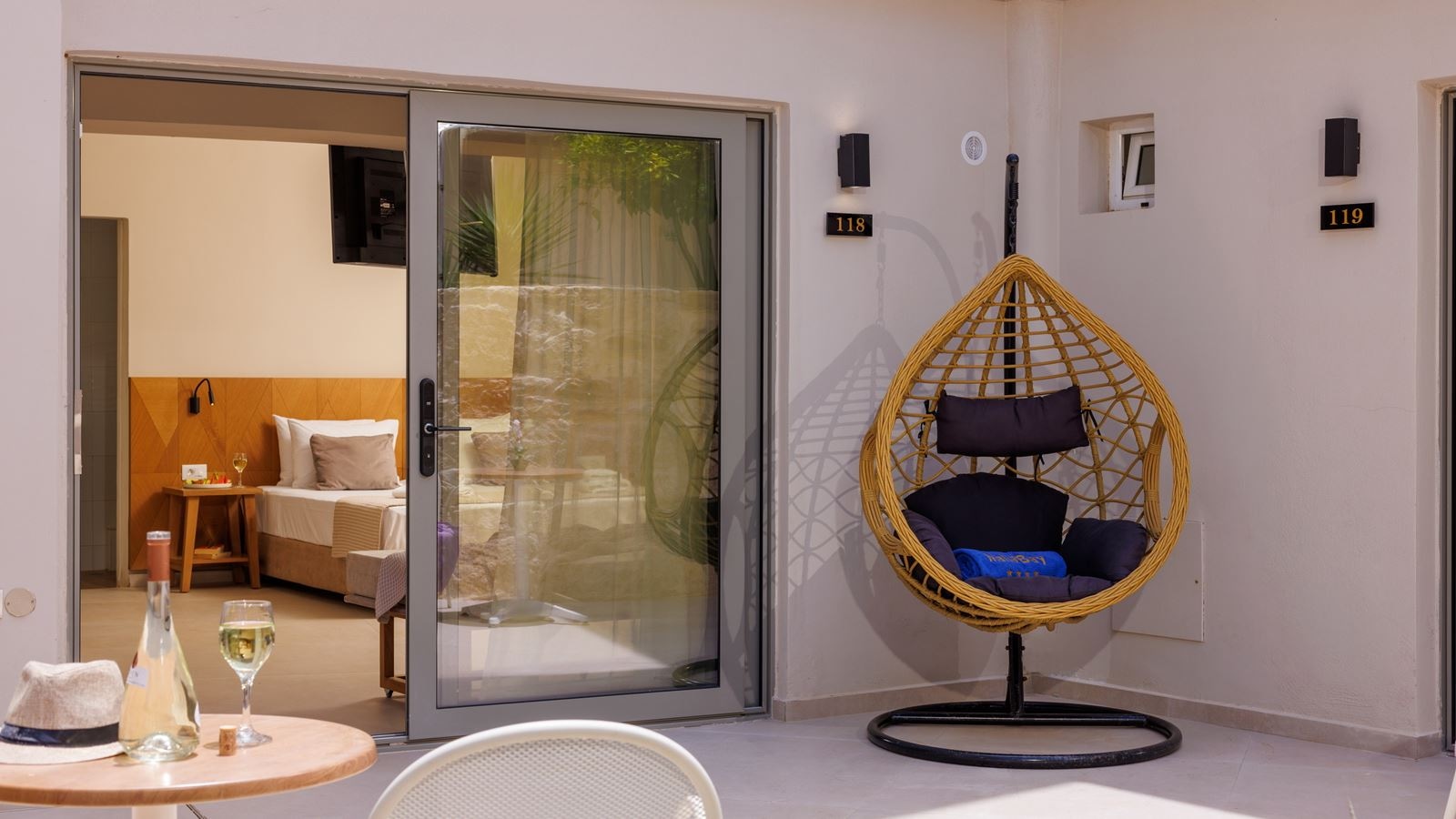 rooms-superior-double-balcony-or-terrace