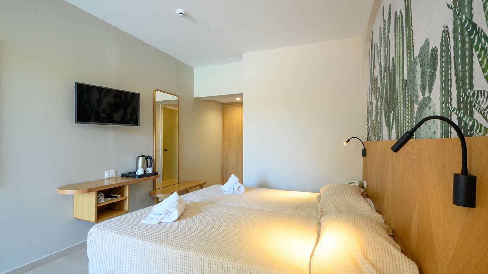 rooms-superior-double-shared-pool