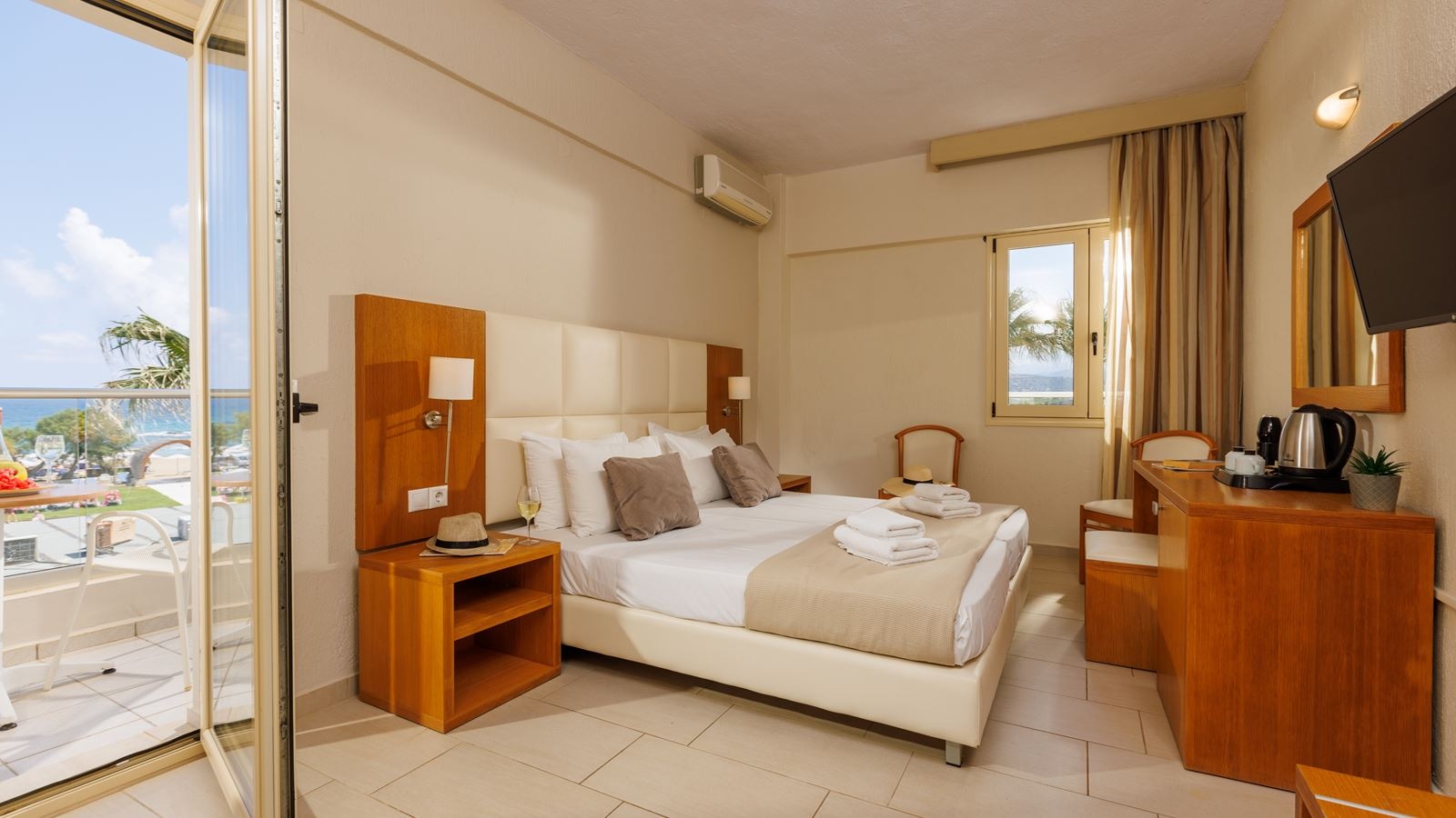 rooms-double-room-with-sea-view-balcony-or-terrace