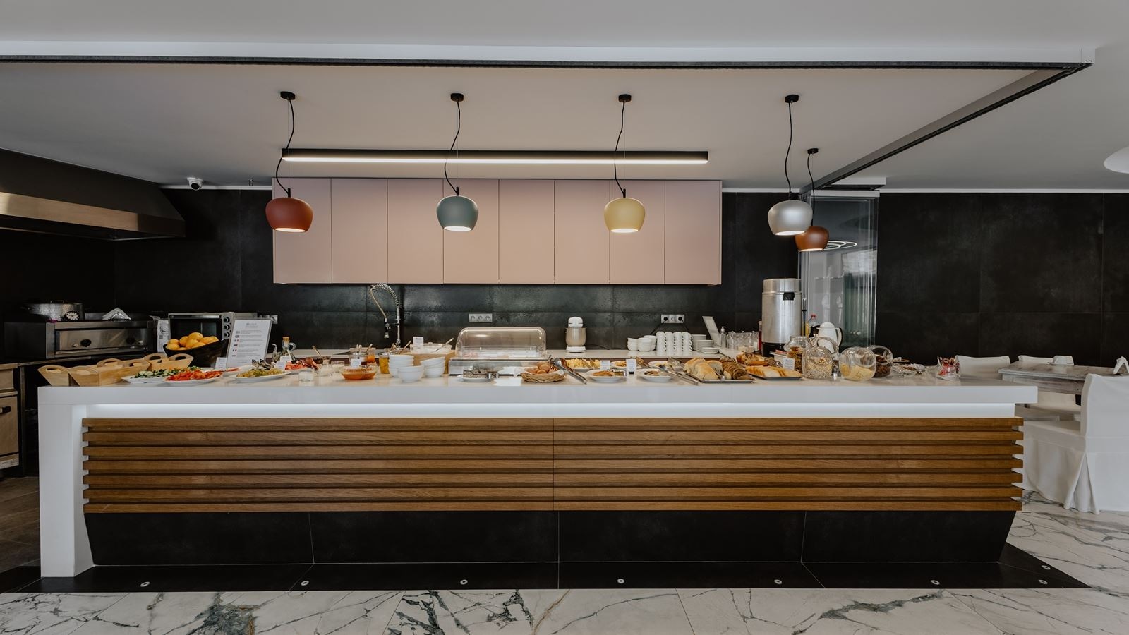 restaurants-restaurant