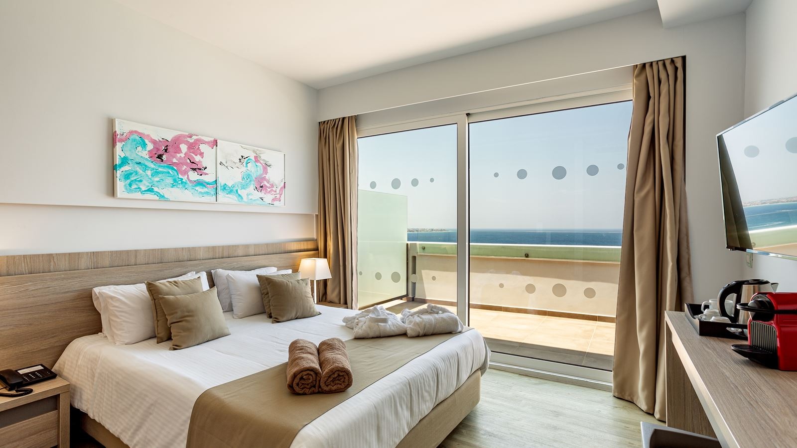 rooms-suite-1-bedroom-sea-view-9th-floor