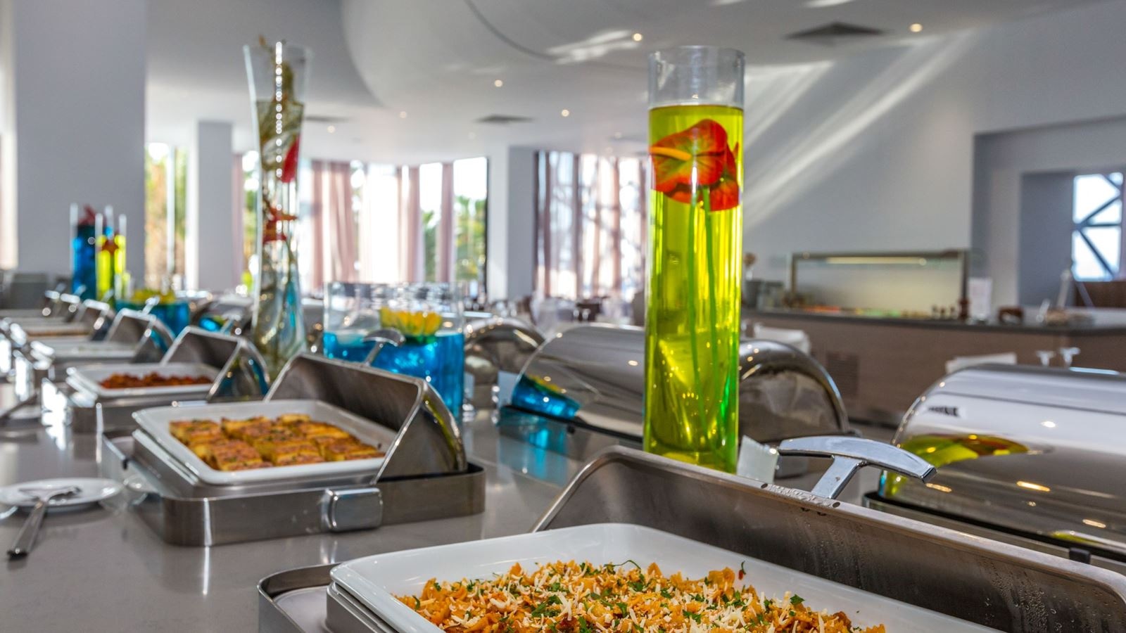 restaurants-epicurus-main-buffet-restaurant