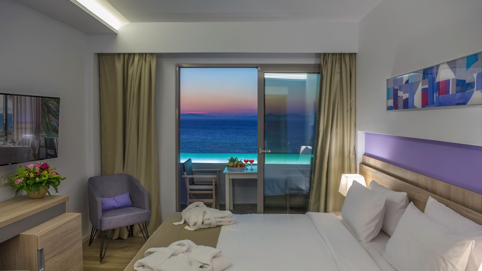 rooms-twin-room-sea-front-balcony