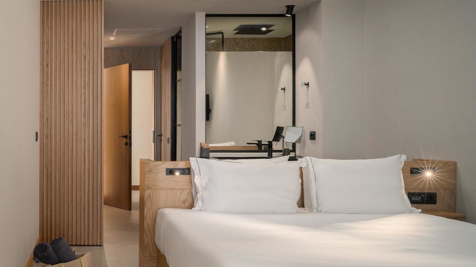 rooms-deluxe-suite-seaview-private-pool