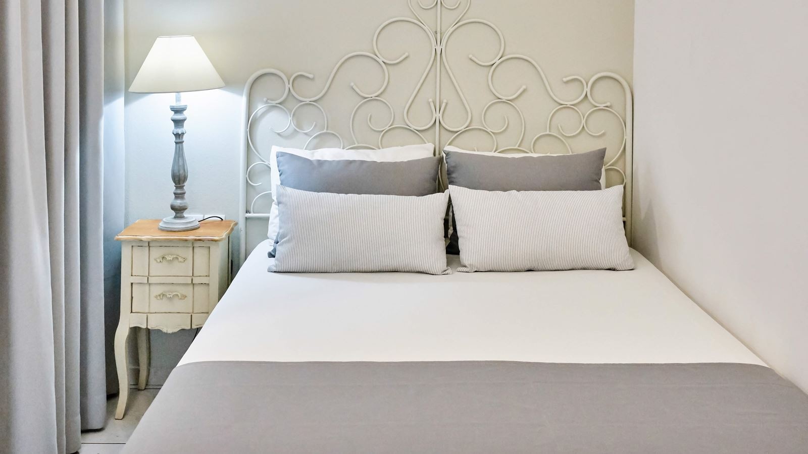 rooms-studio-superior-double--gardenseaview-balcony-or-terrace