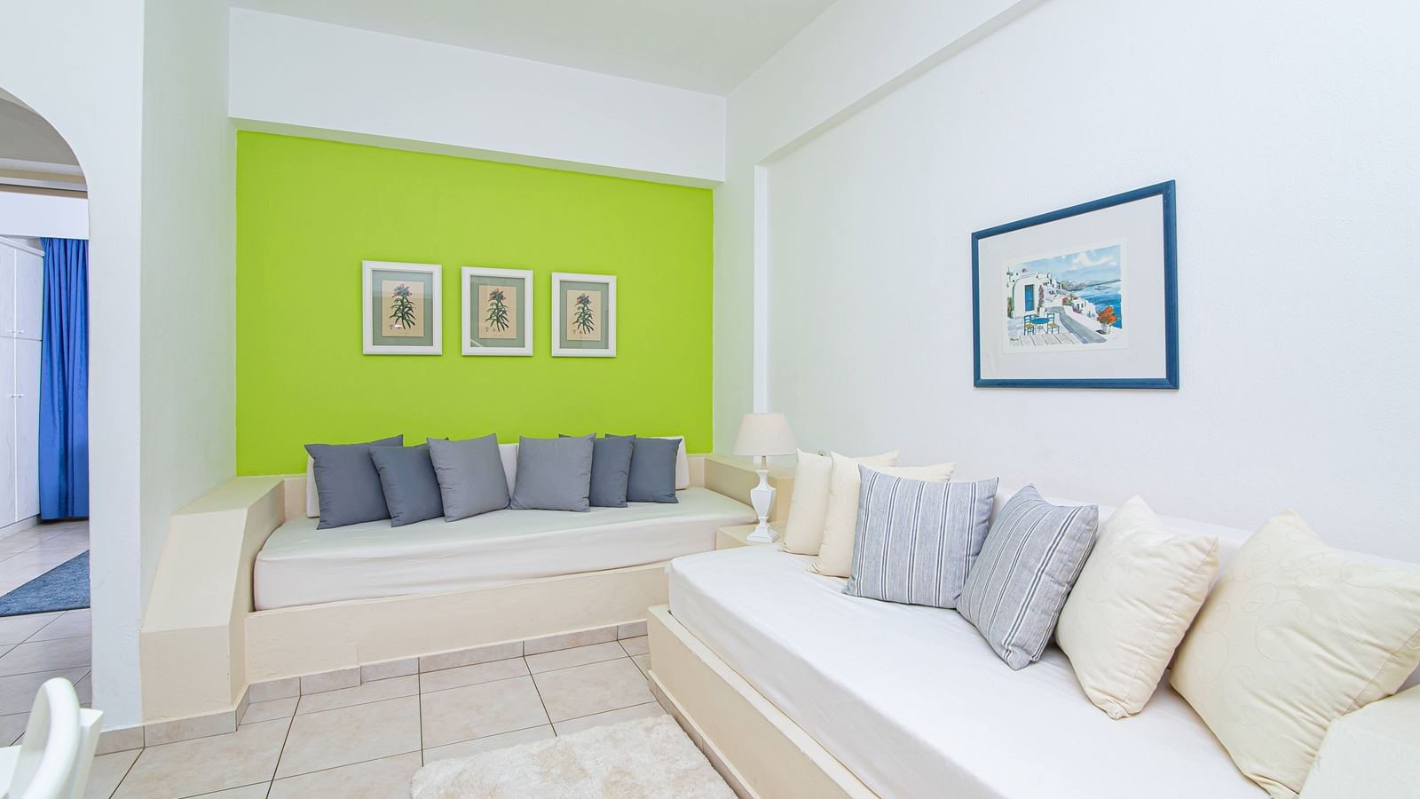 rooms-luxury-one-bedroom-apartment-sea-view-balcony-or-terrace