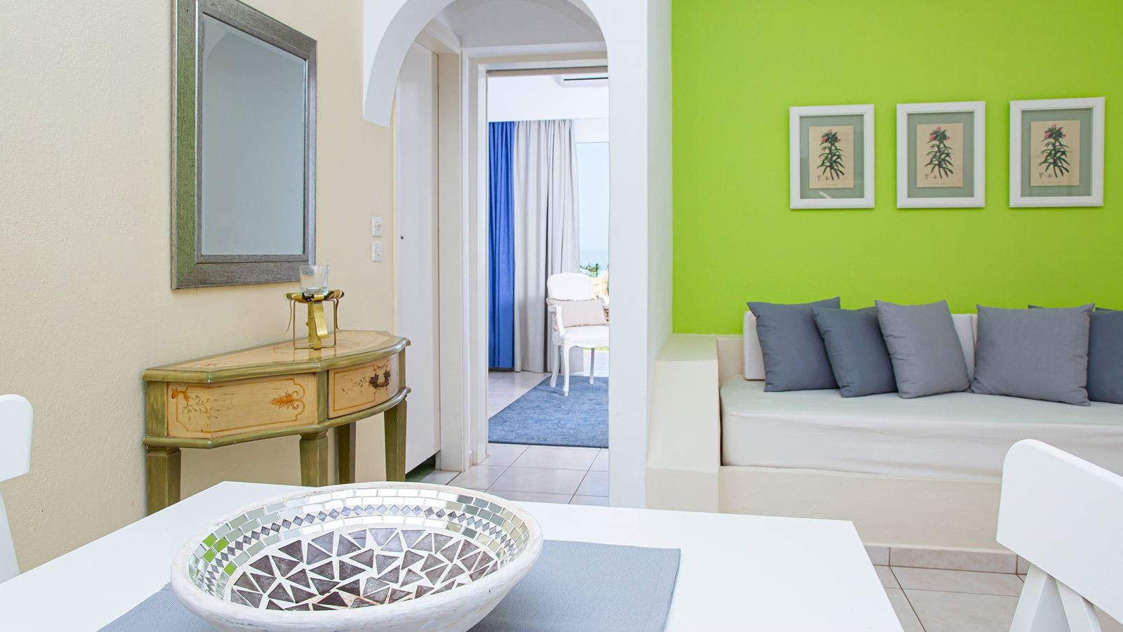 rooms-luxury-one-bedroom-apartment-sea-view-balcony-or-terrace