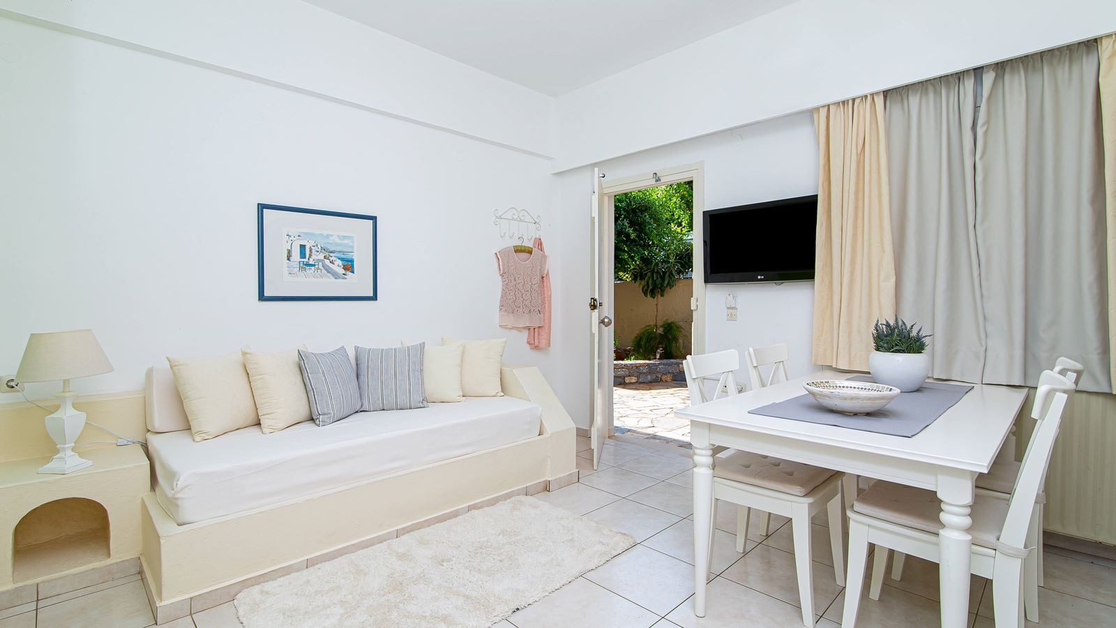 rooms-luxury-one-bedroom-apartment-sea-view-balcony-or-terrace