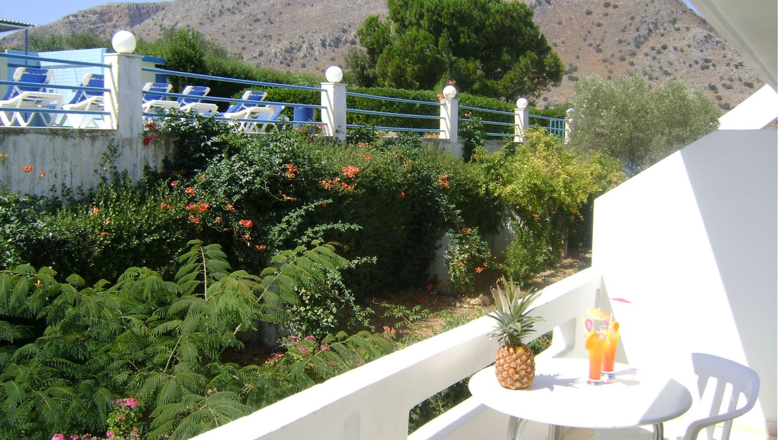 rooms-family-room-standard