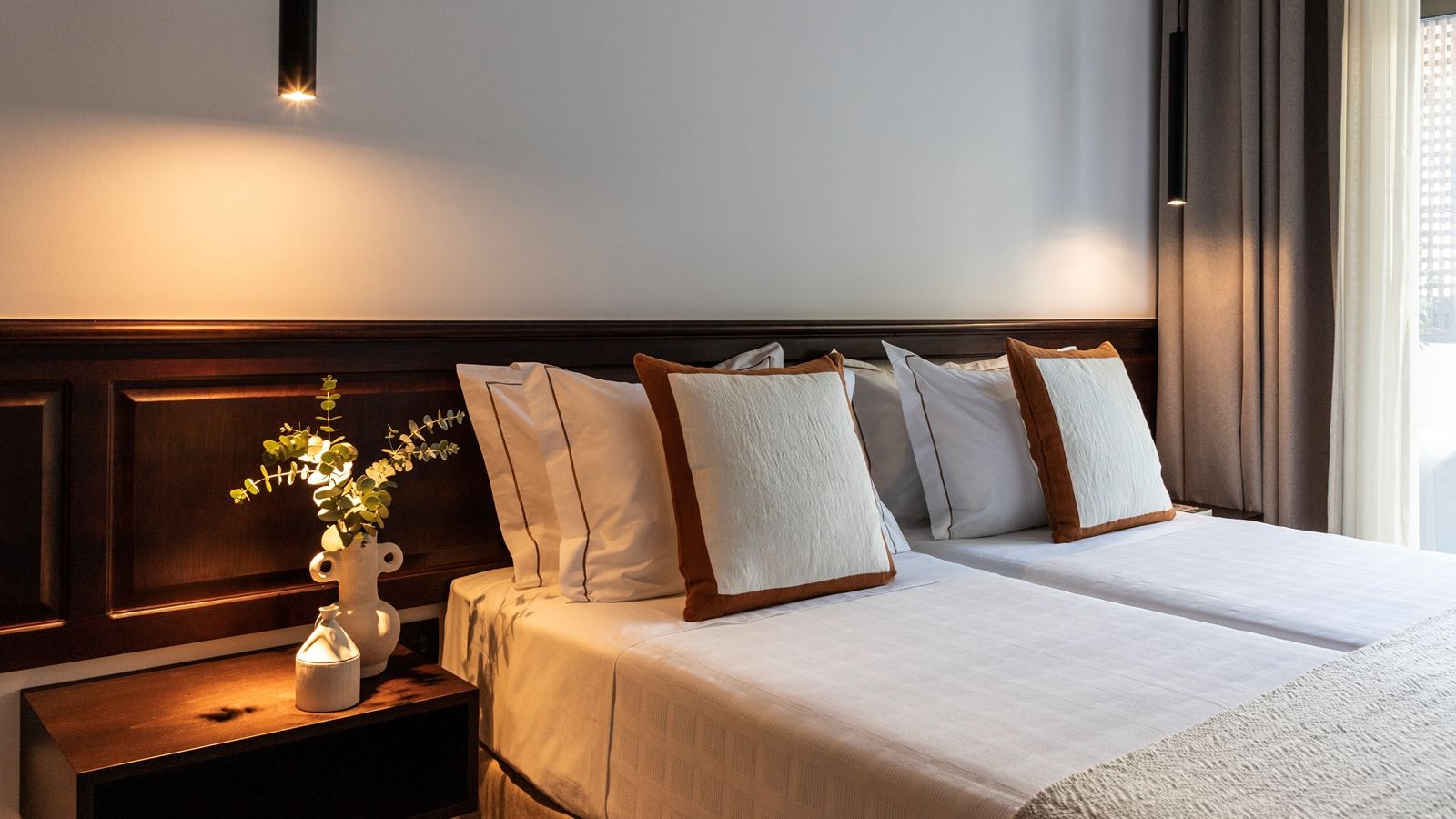 rooms-room-cozy-landview-balcony-or-terrace