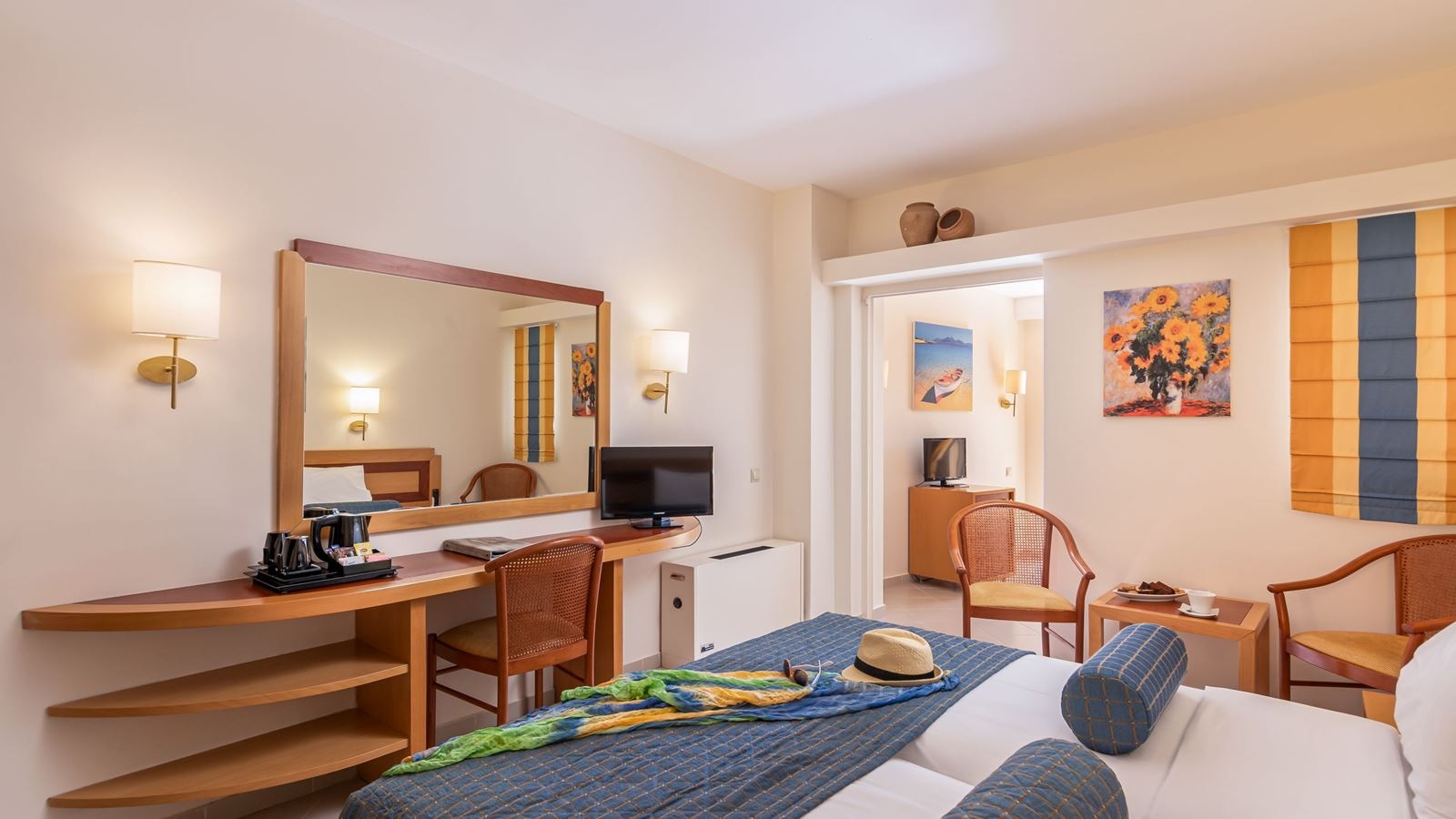 rooms-room-family-2-bedrooms-seaview