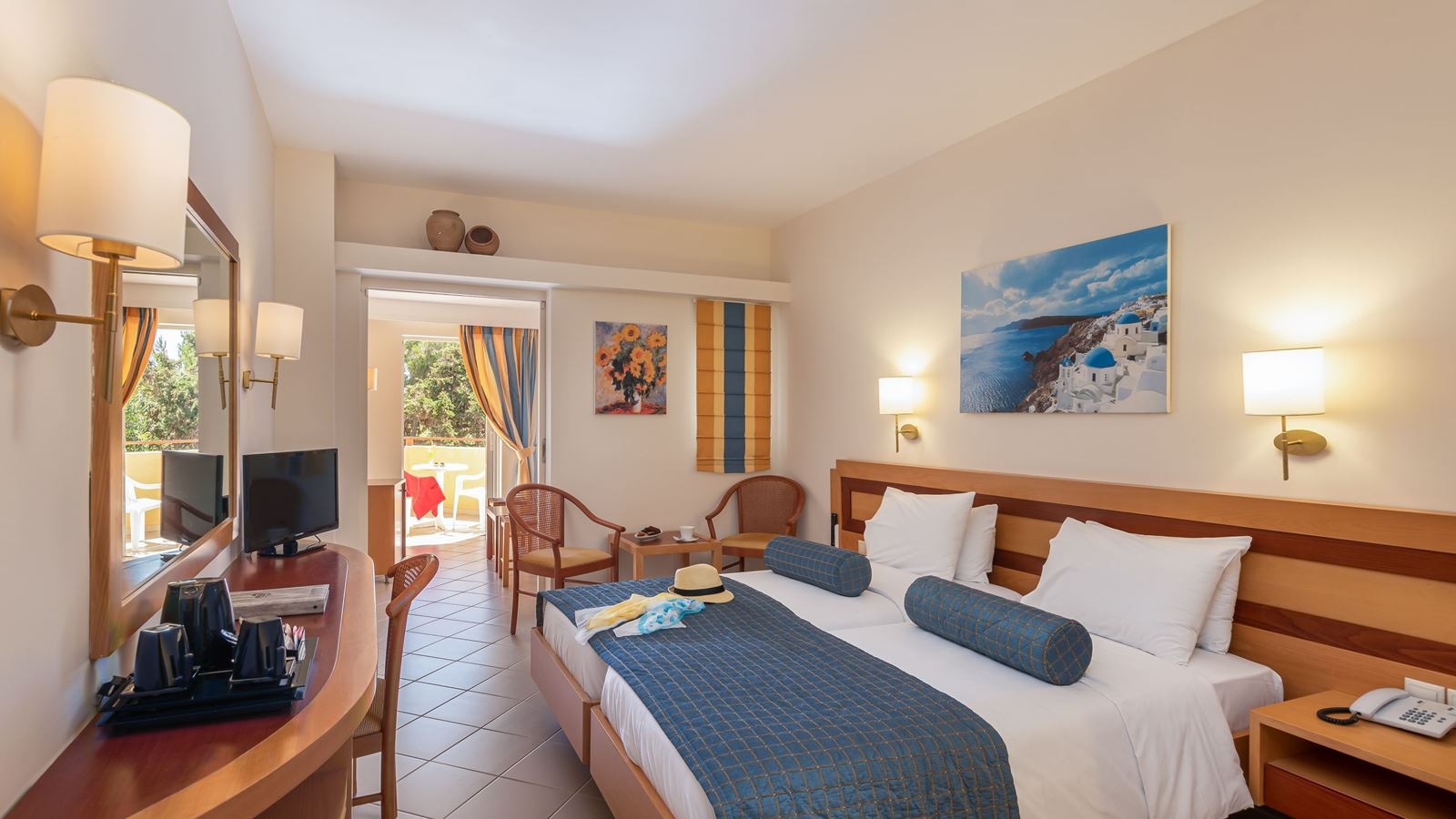 rooms-room-family-2-bedrooms-gardenview