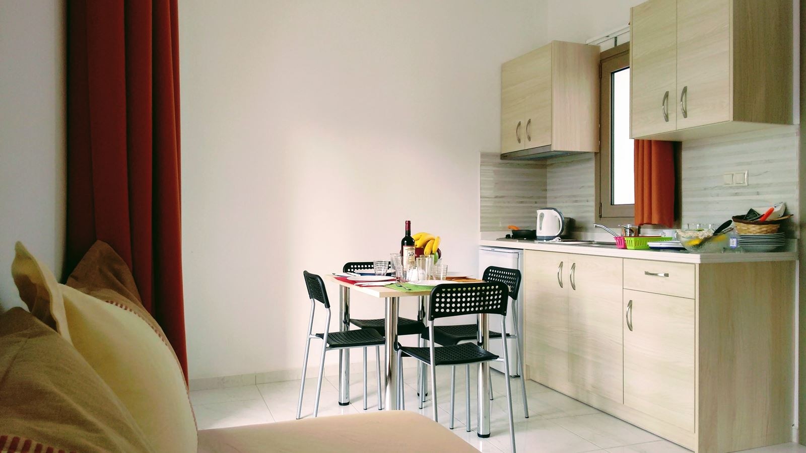 rooms-1-bedroom-triple-apartment-garden-view-balcony-or-terrace