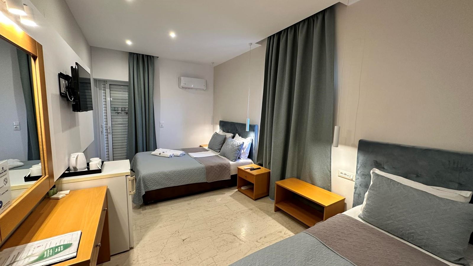 rooms-superior-double-or-twin-room