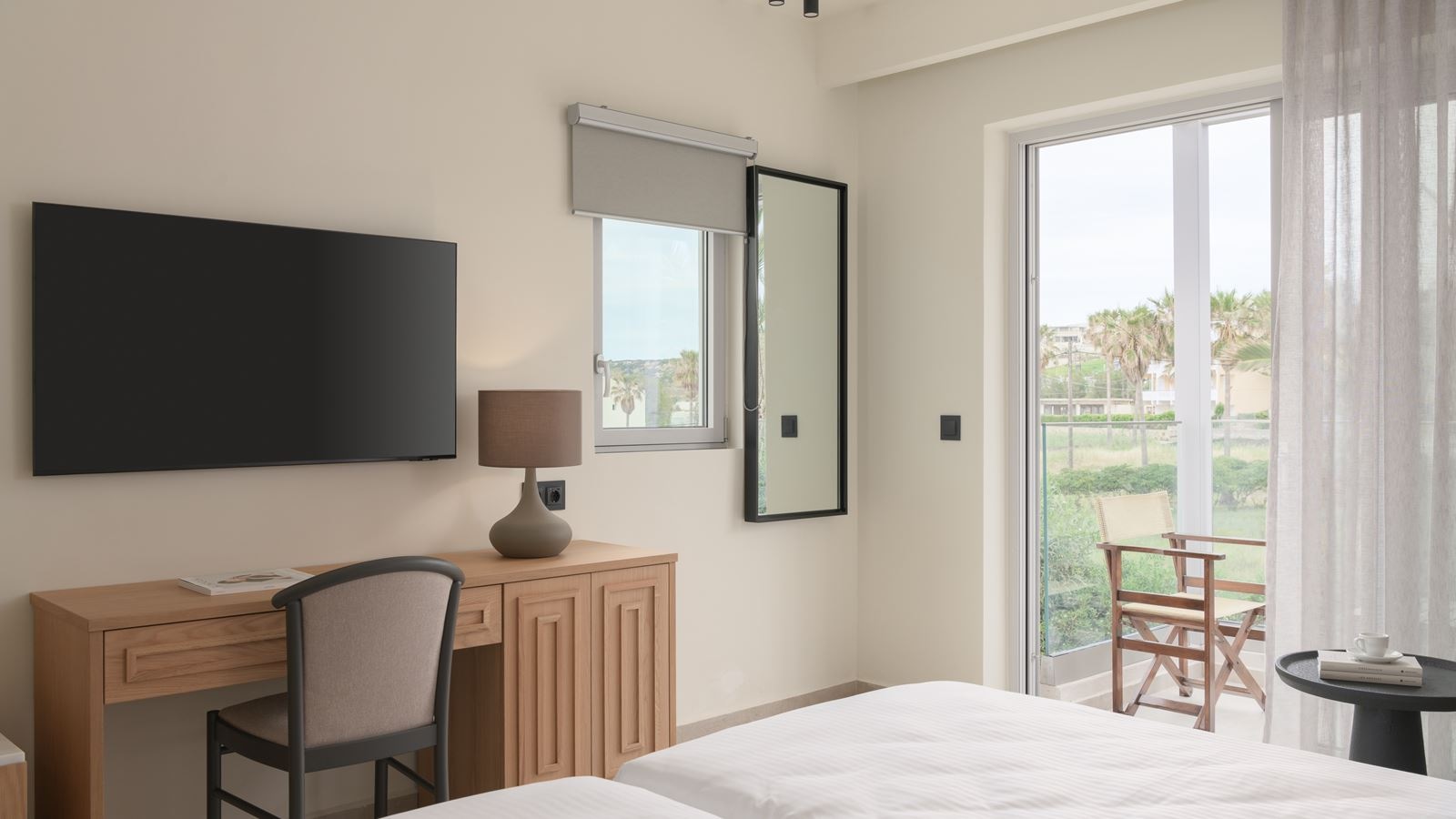 rooms-double-room-with-side--sea-view