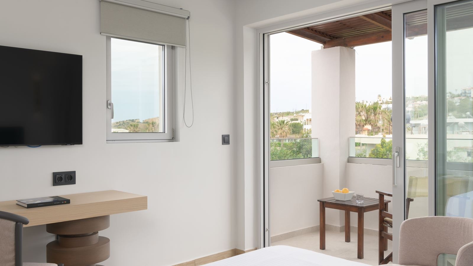 rooms-double-room-with-side--sea-view