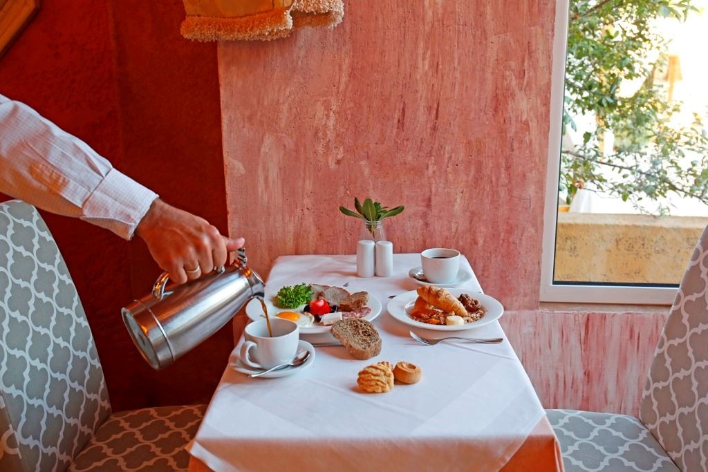 restaurants-restaurant