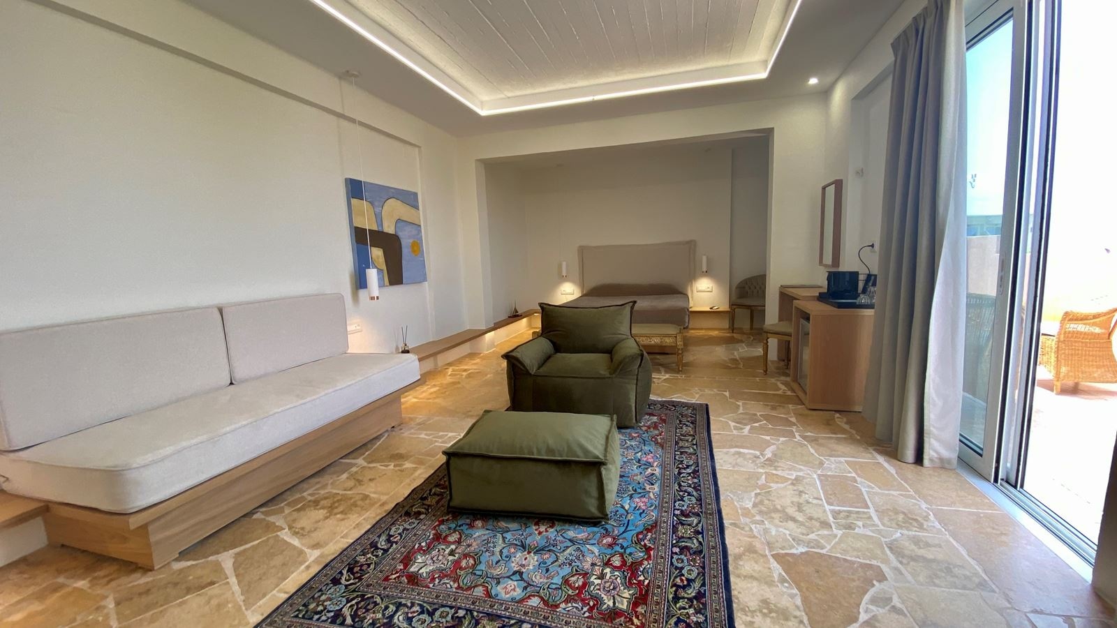 rooms-junior-suite-partial-sea-view