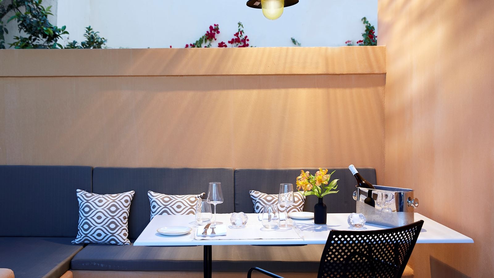 rooms-grand-terrace-deluxe-suite-whirlpool