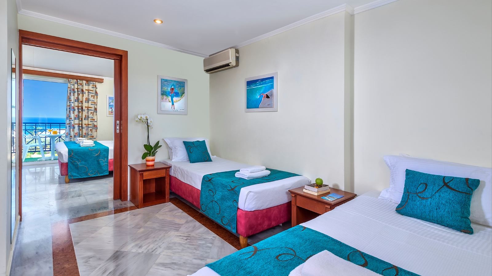 rooms-family-suite-with-2-bedrooms