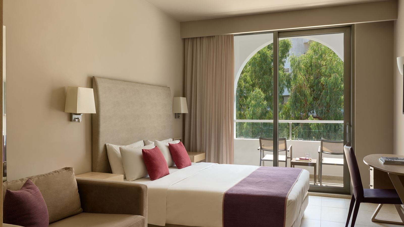rooms-triple-room-balcony-or-terrace