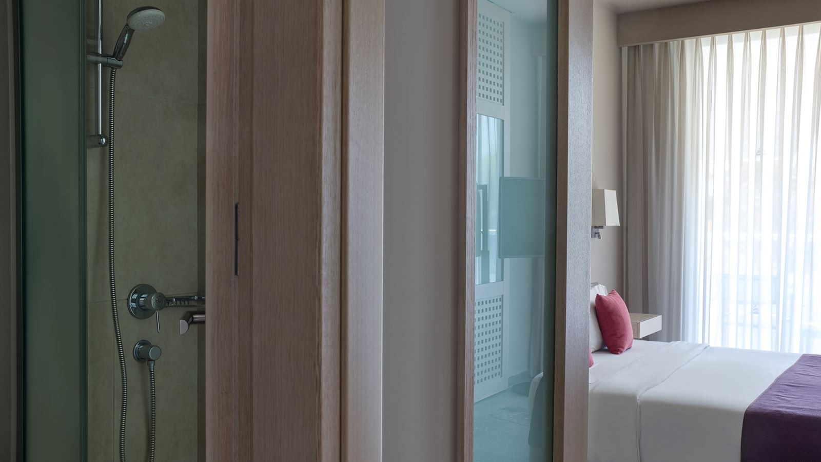 rooms-family-room-superior