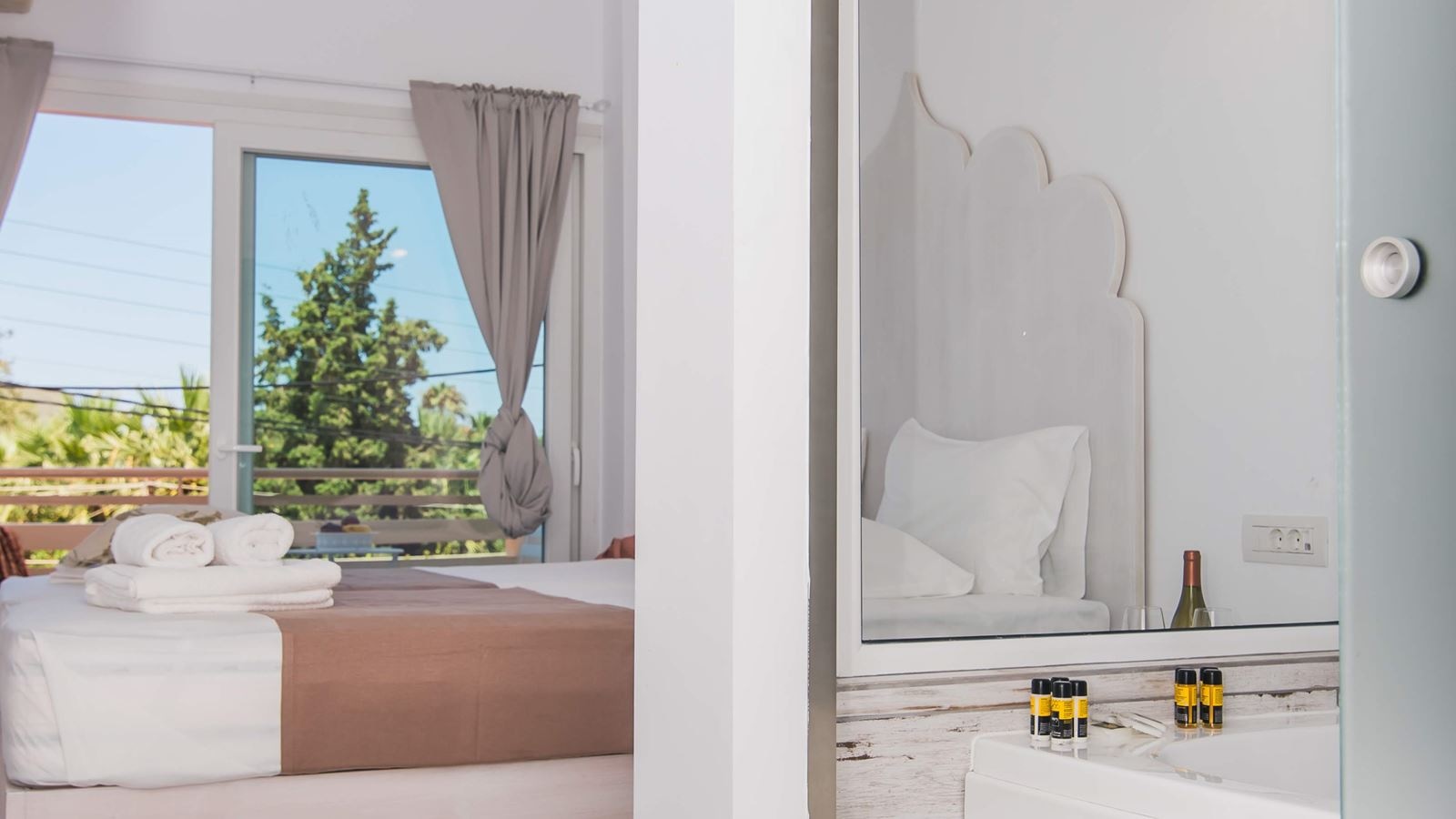 rooms-suite-junior-double-balcony-or-terrace