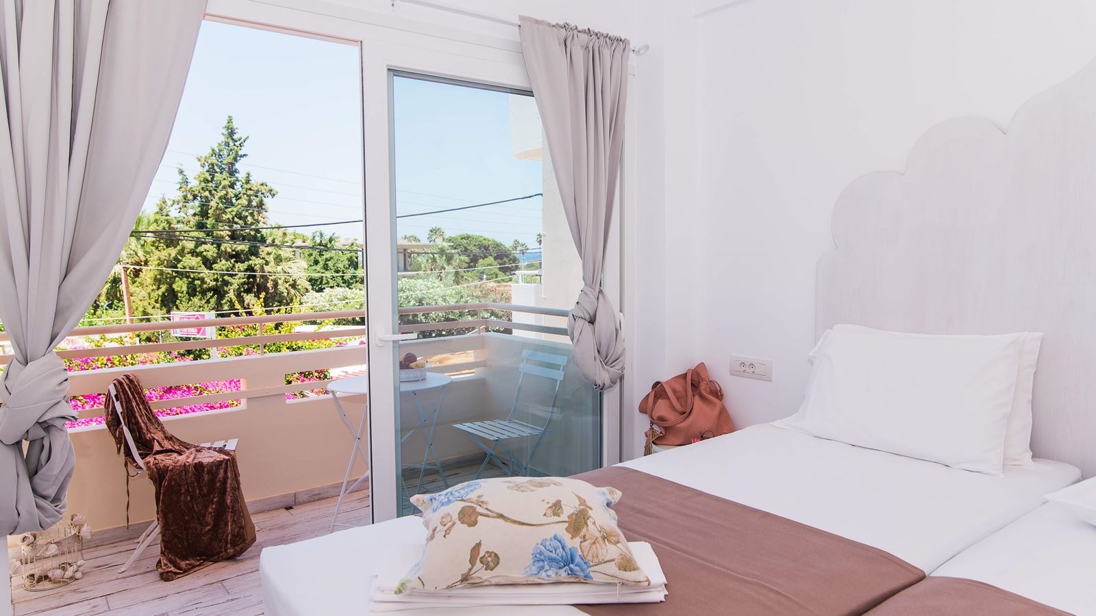 rooms-suite-junior-double-balcony-or-terrace