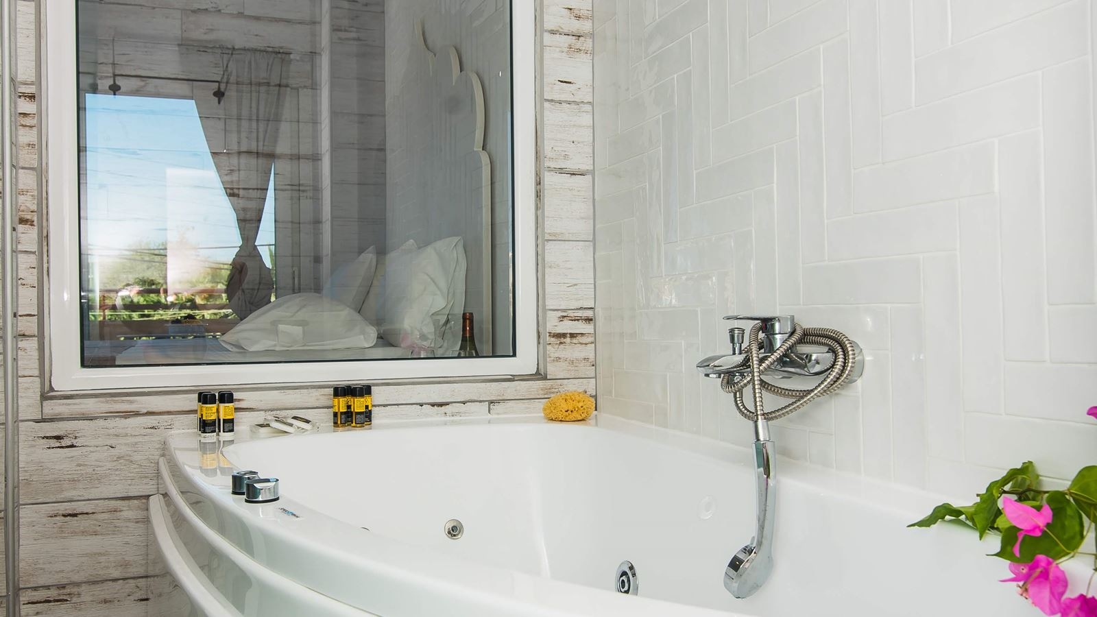 rooms-suite-junior-double-balcony-or-terrace