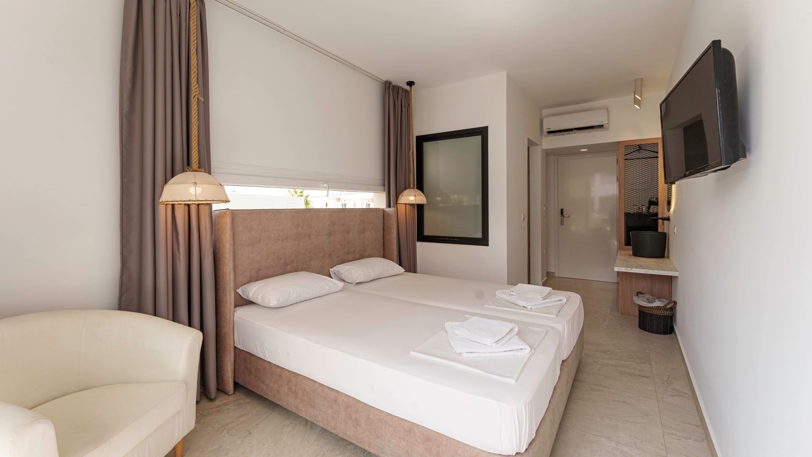 rooms-room-deluxe-twin-balcony-or-terrace