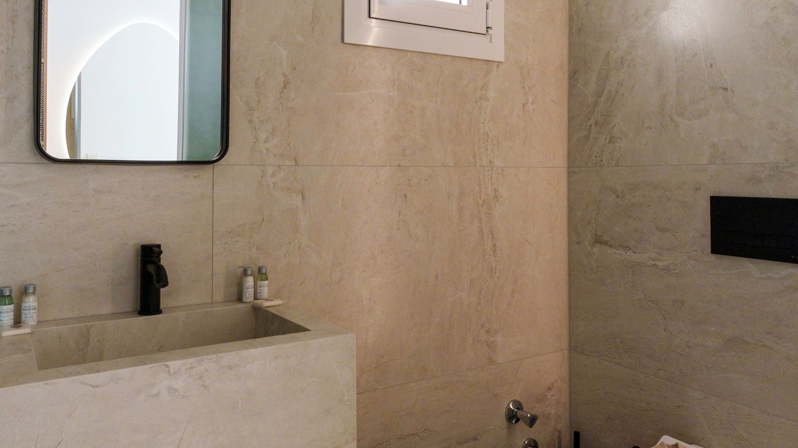 rooms-room-deluxe-twin-balcony-or-terrace