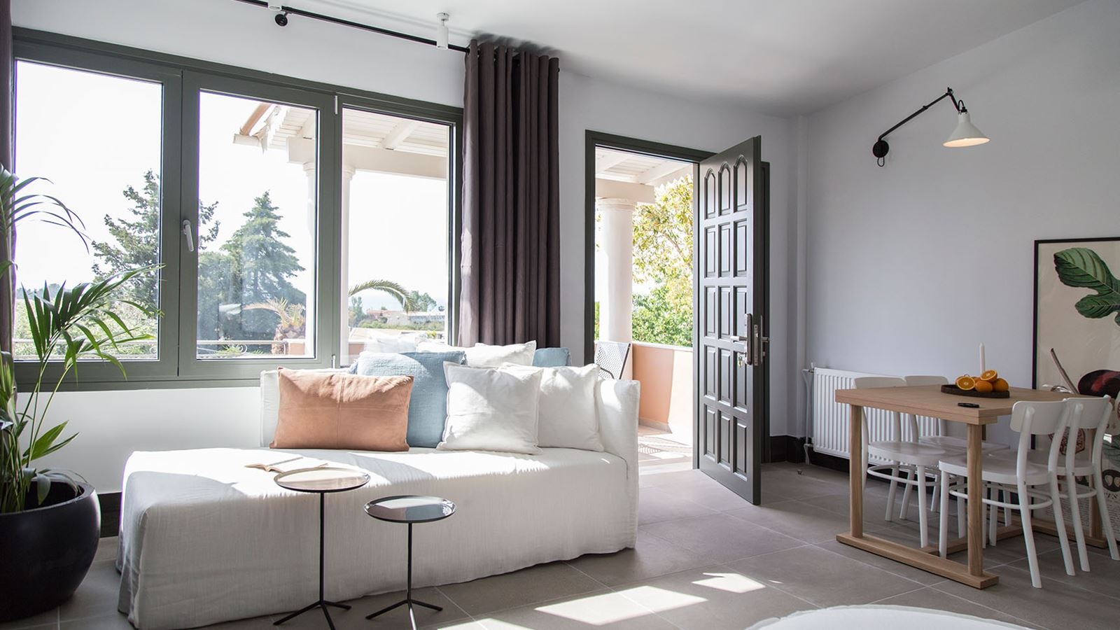 rooms-senior-suite-sea-view