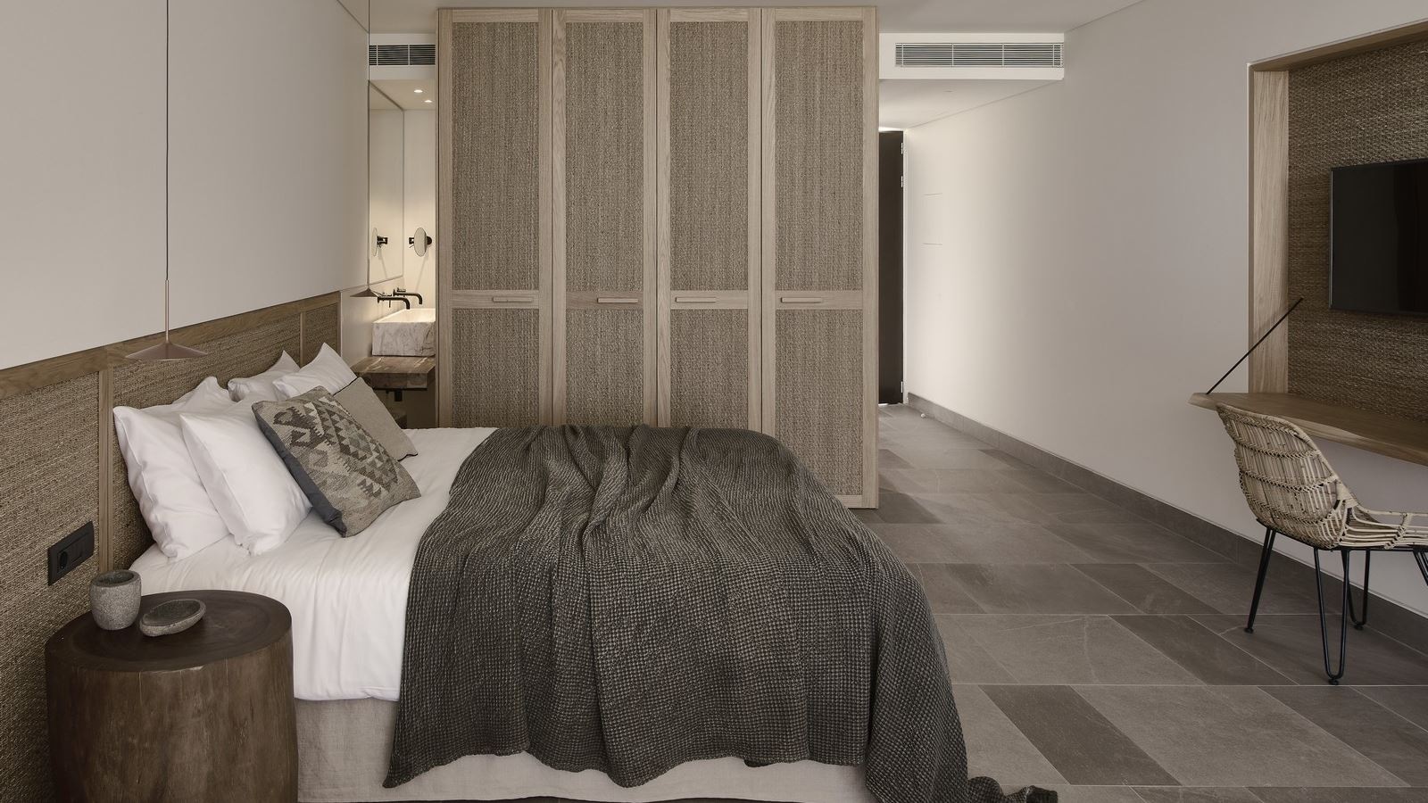 rooms-junior-suite-inland-view