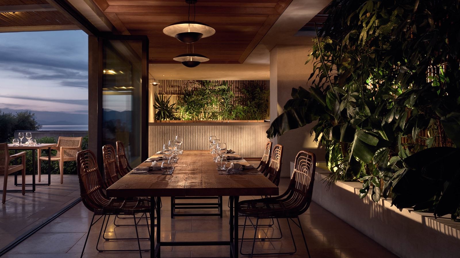 restaurants-fine-dine-and-wine