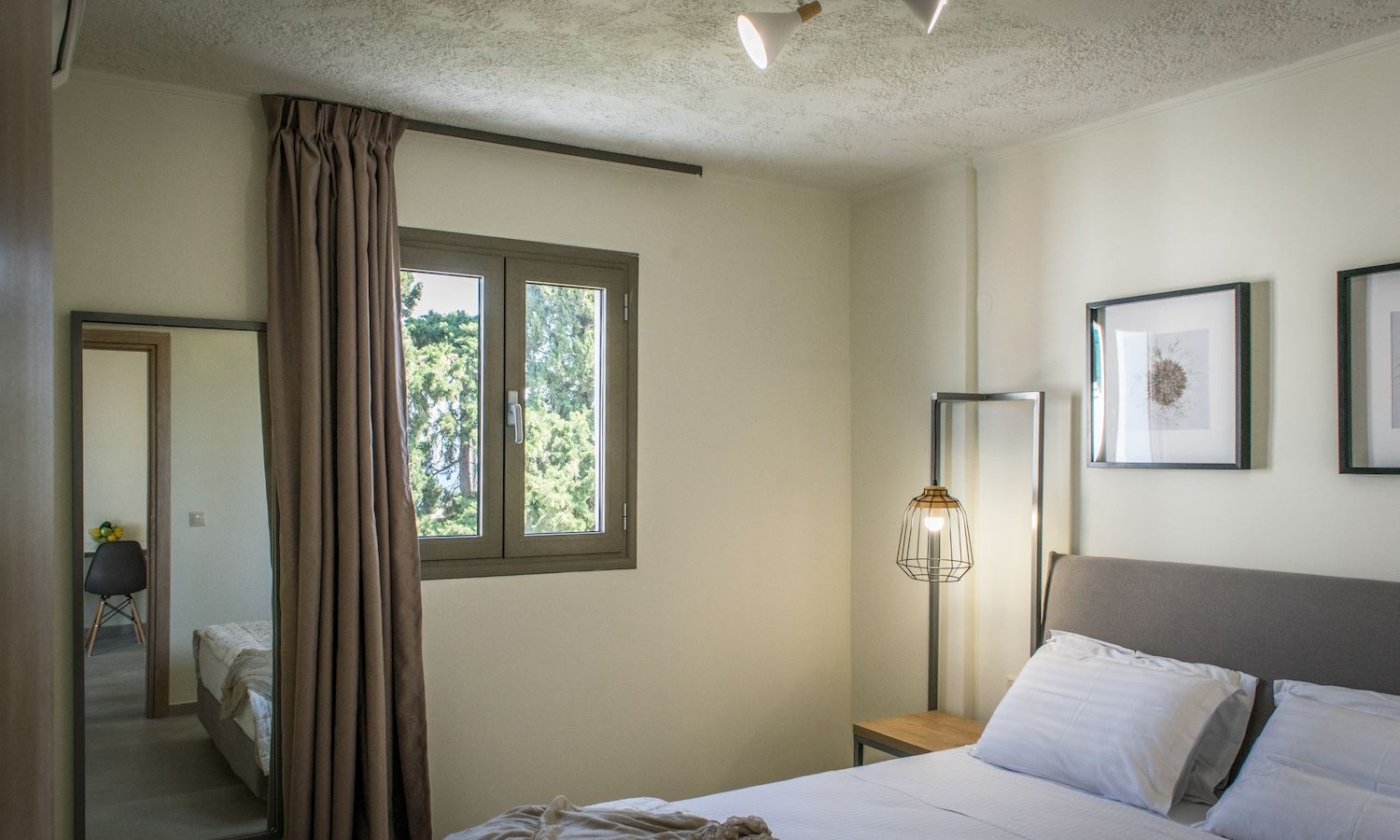 rooms-studio-deluxe-for-2-pax