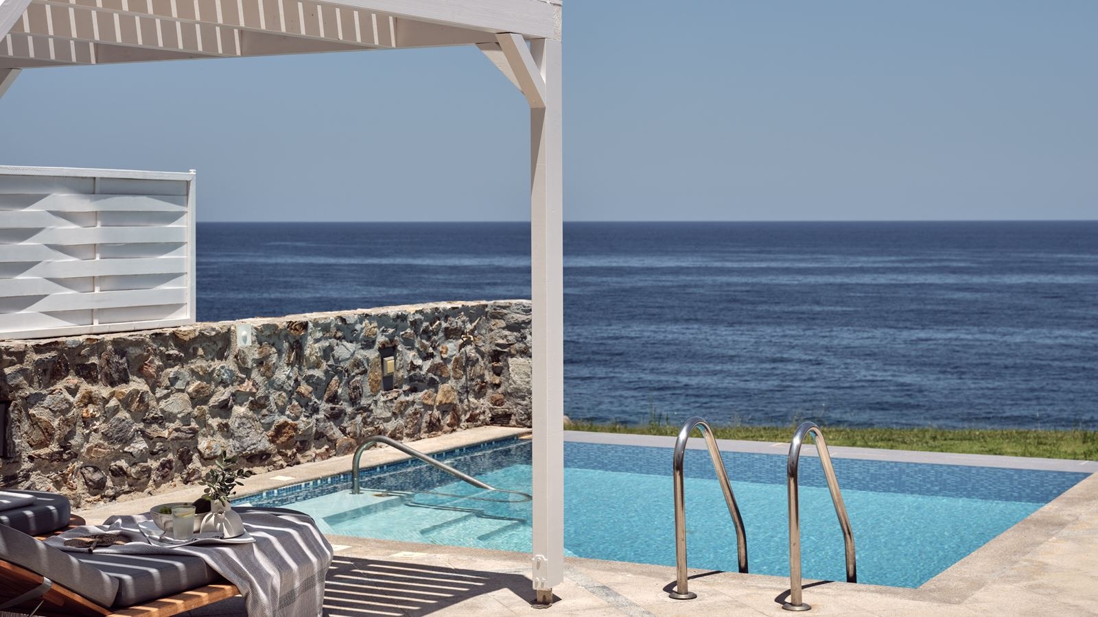 rooms-luxury-double-sea-view-with-private-pool