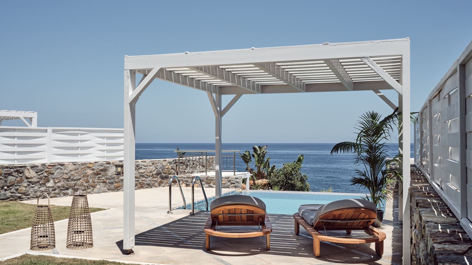 rooms-luxury-suite-sea-view-with-private-pool